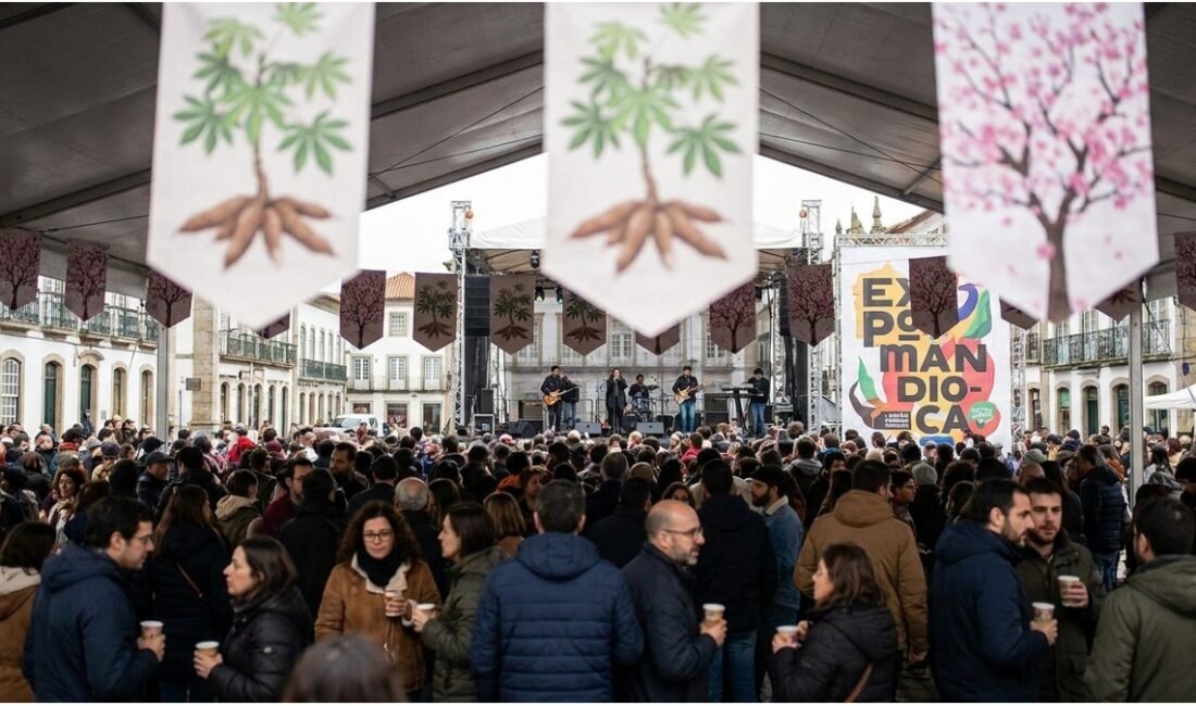 Cartaz da Expomandioca e show cover da Legião Urbana em Itapetininga