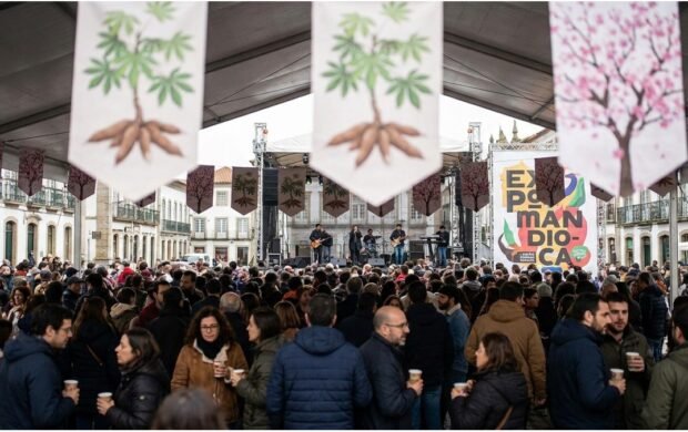 Cartaz da Expomandioca e show cover da Legião Urbana em Itapetininga